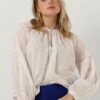 Weiße Scotch & Soda Bluse Tie Front Easy Volume Dobby Blouse -Minus Verkaufsgeschäft 241020 1